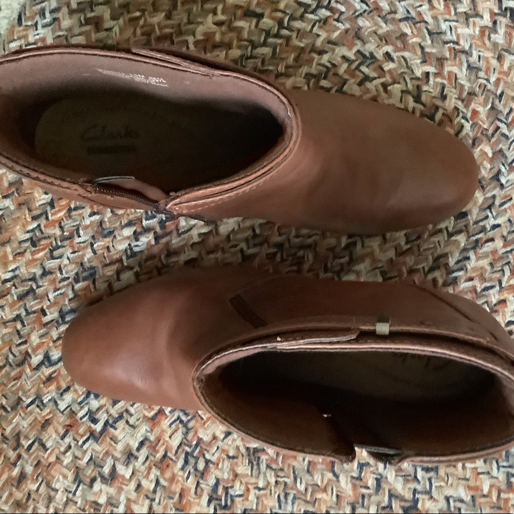 Brown leather Clarks booties size 10. Gently used.